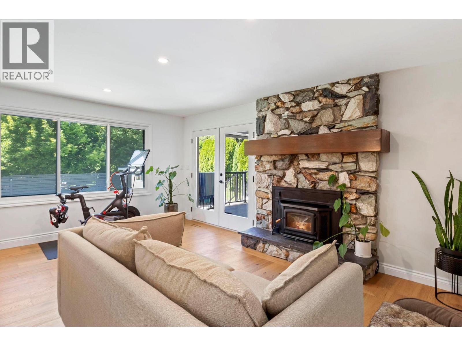  4540 Lakeshore Road, Kelowna