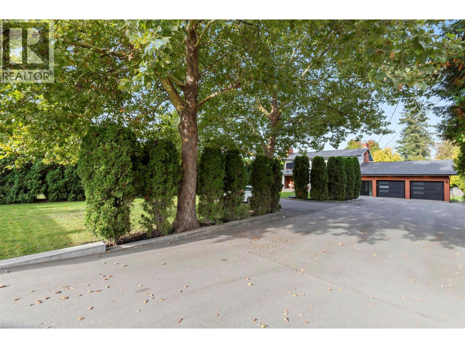  4540 Lakeshore Road, Kelowna