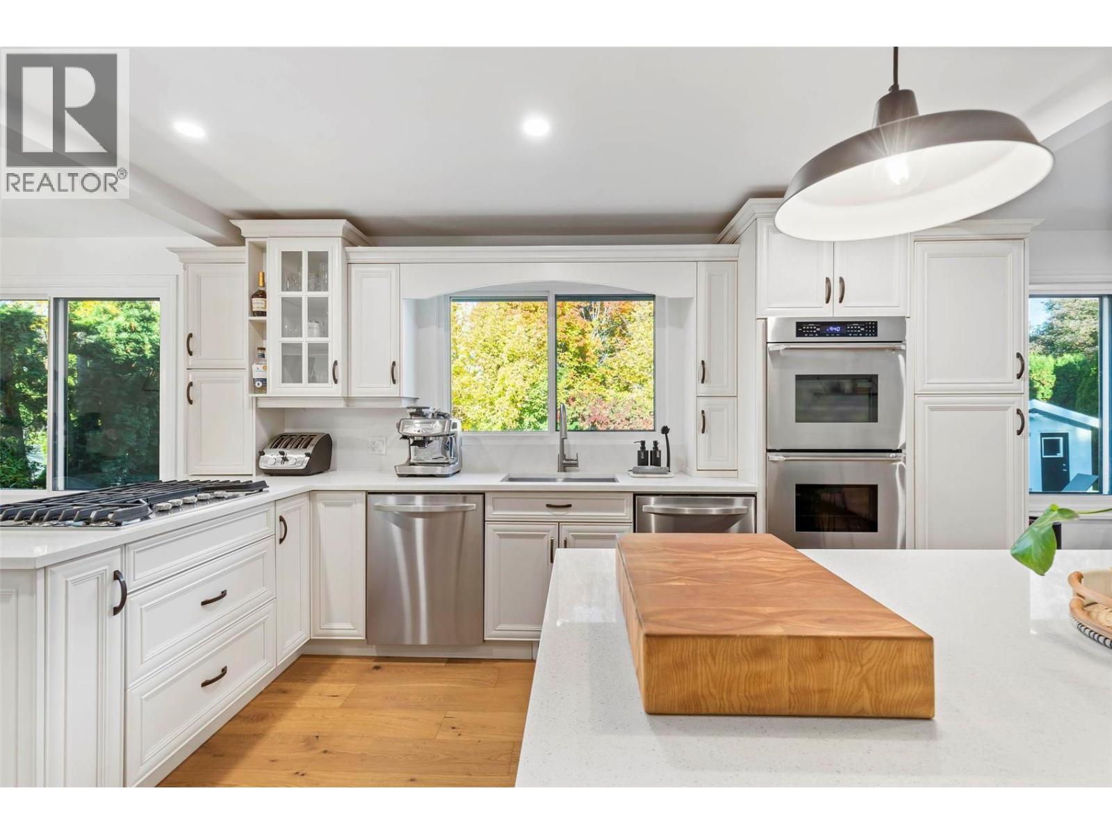 4540 Lakeshore Road, Kelowna