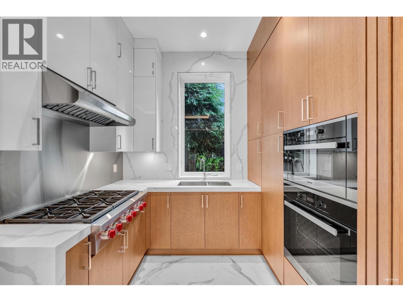 4465 WALLACE STREET, Vancouver