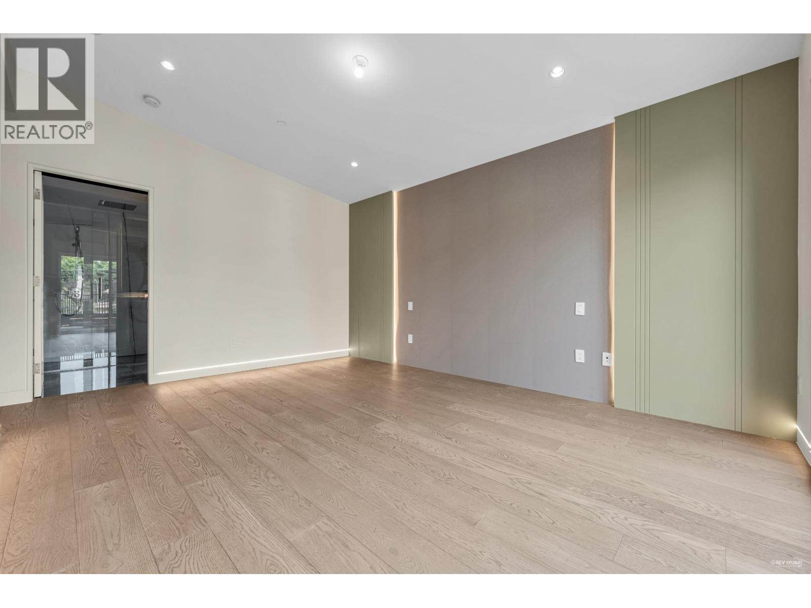 4465 WALLACE STREET, Vancouver