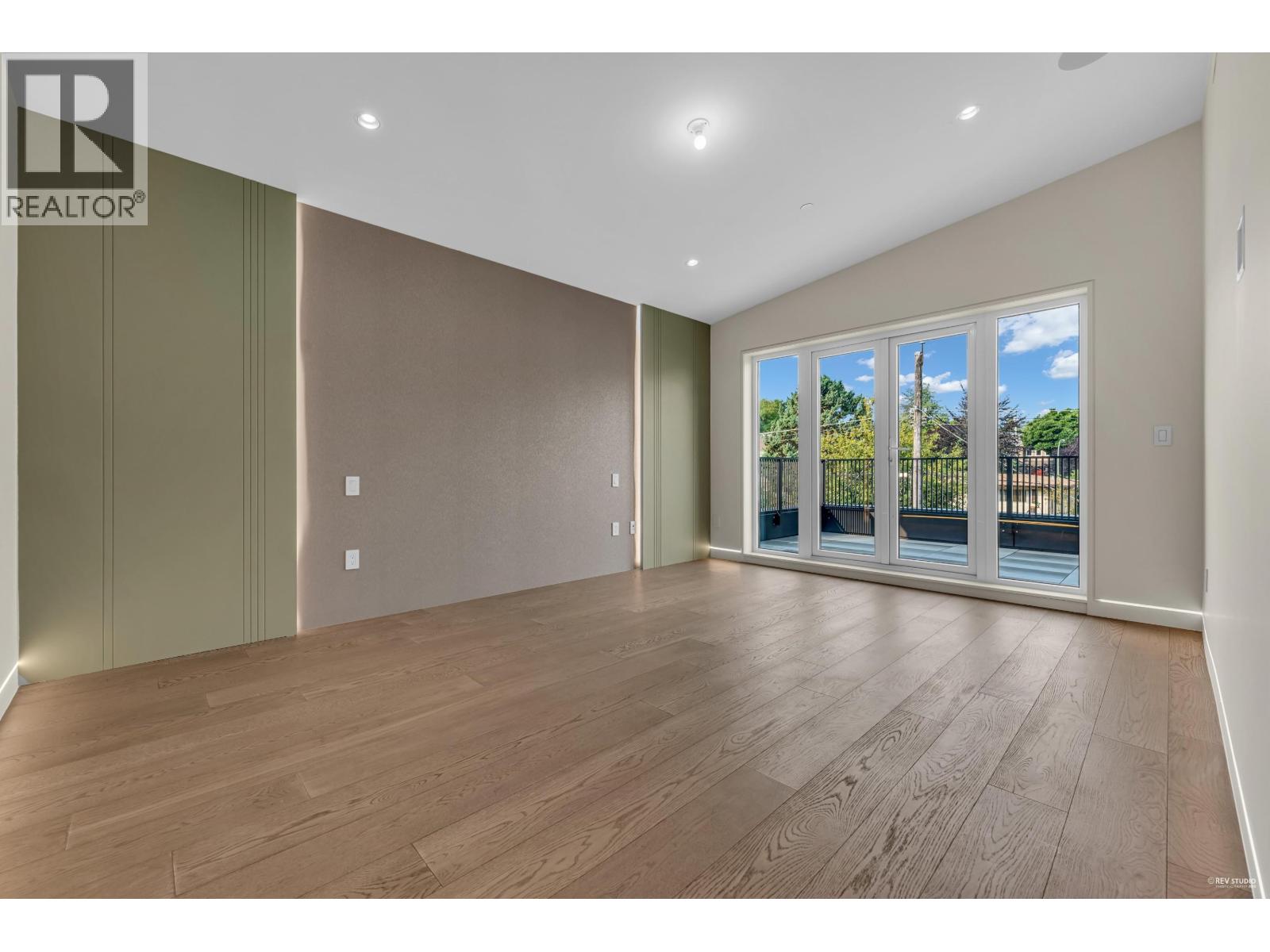 4465 WALLACE STREET, Vancouver