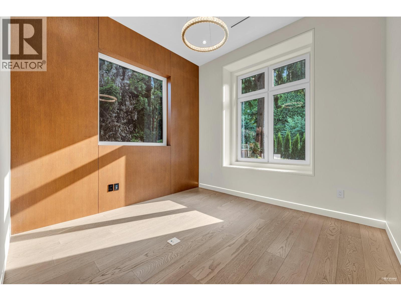 4465 WALLACE STREET, Vancouver