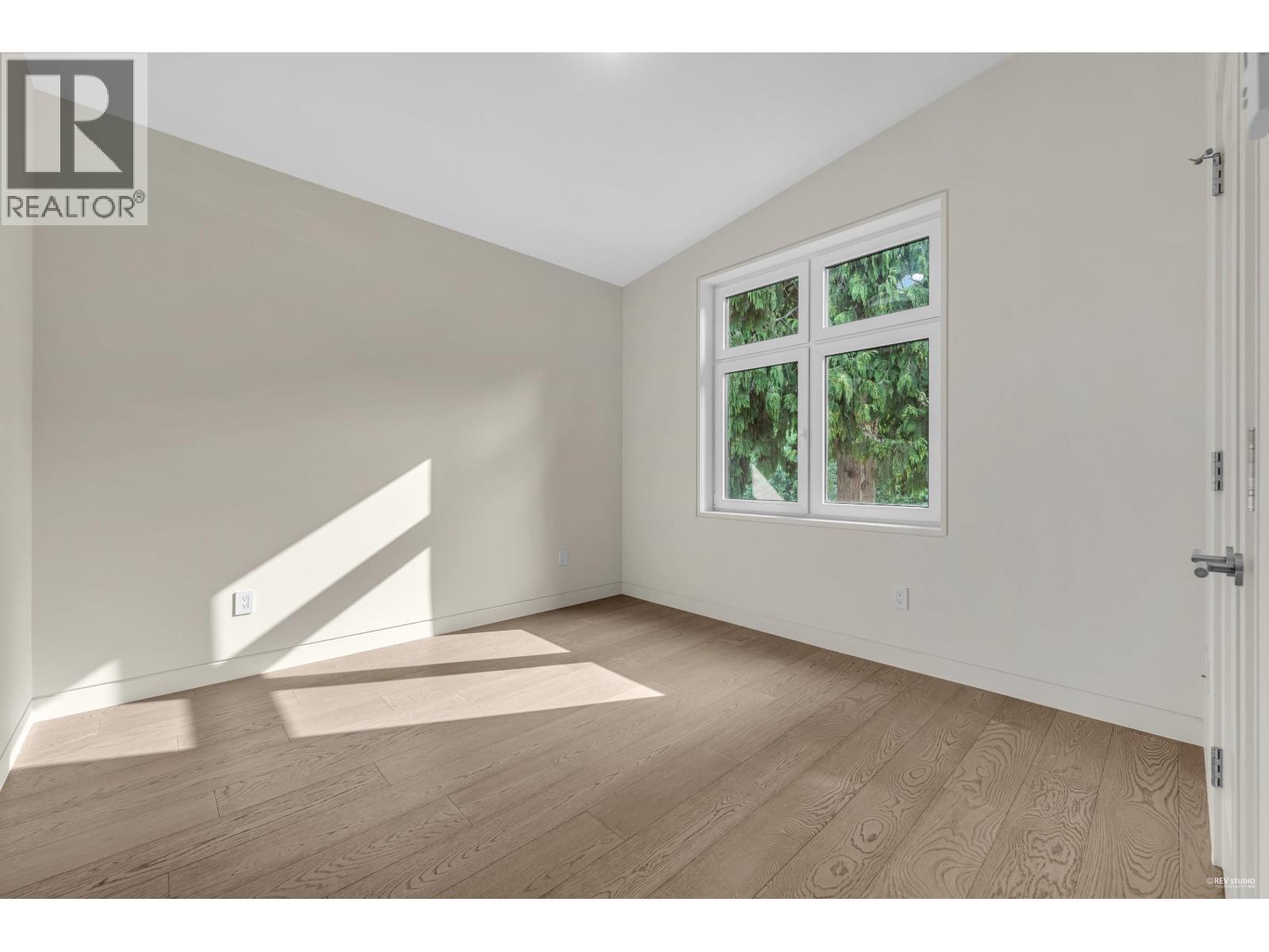 4465 WALLACE STREET, Vancouver