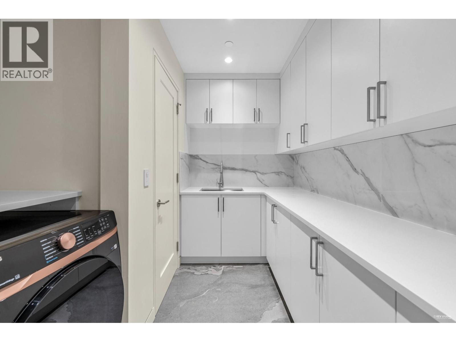 4465 WALLACE STREET, Vancouver