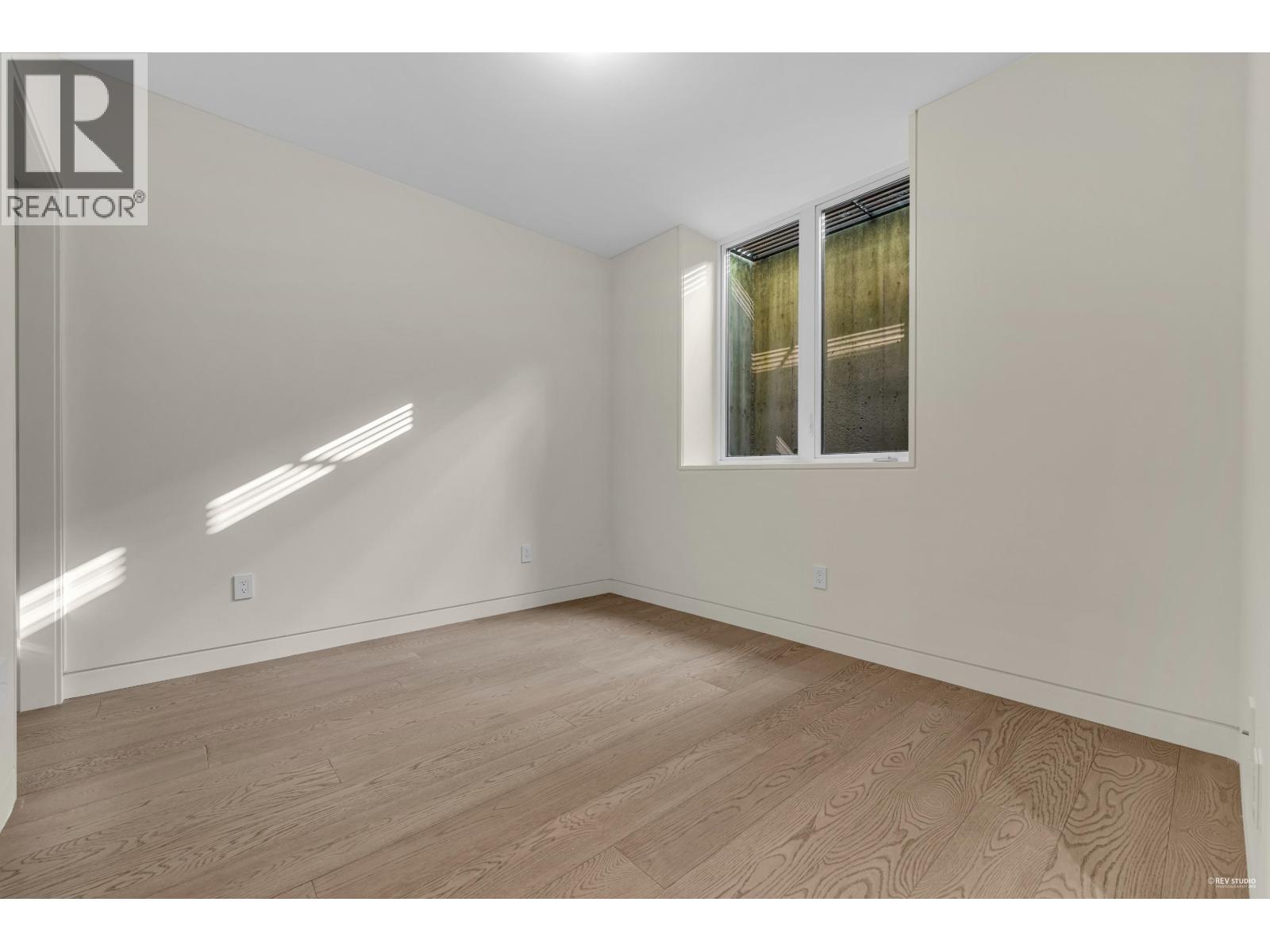 4465 WALLACE STREET, Vancouver