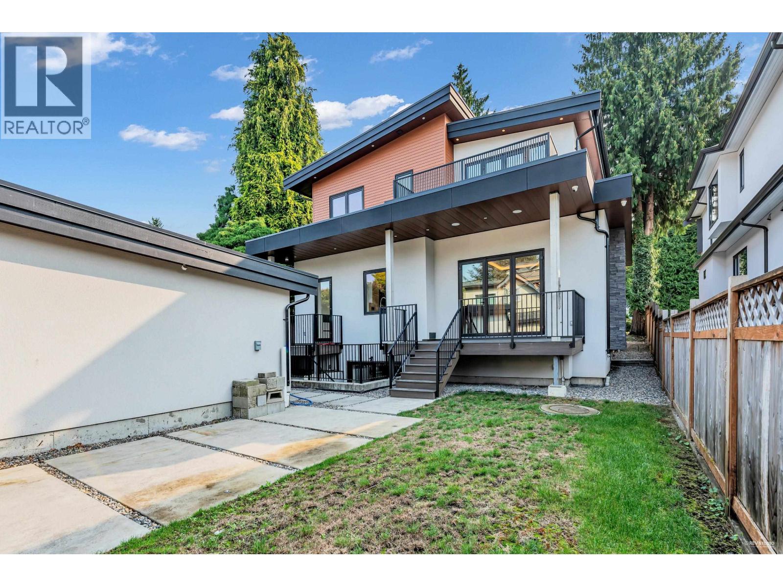 4465 WALLACE STREET, Vancouver