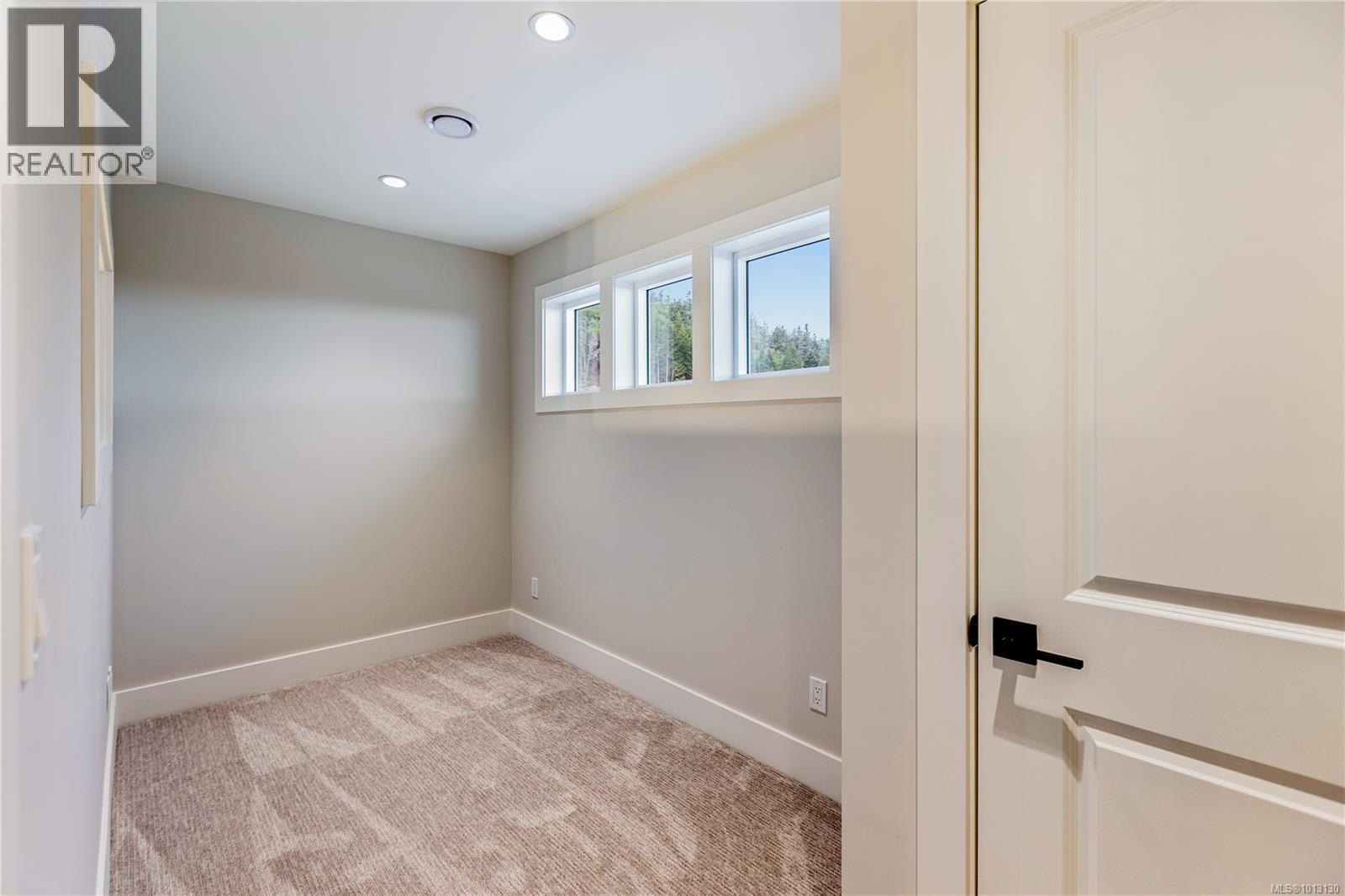 1538 Marble Pl, Langford