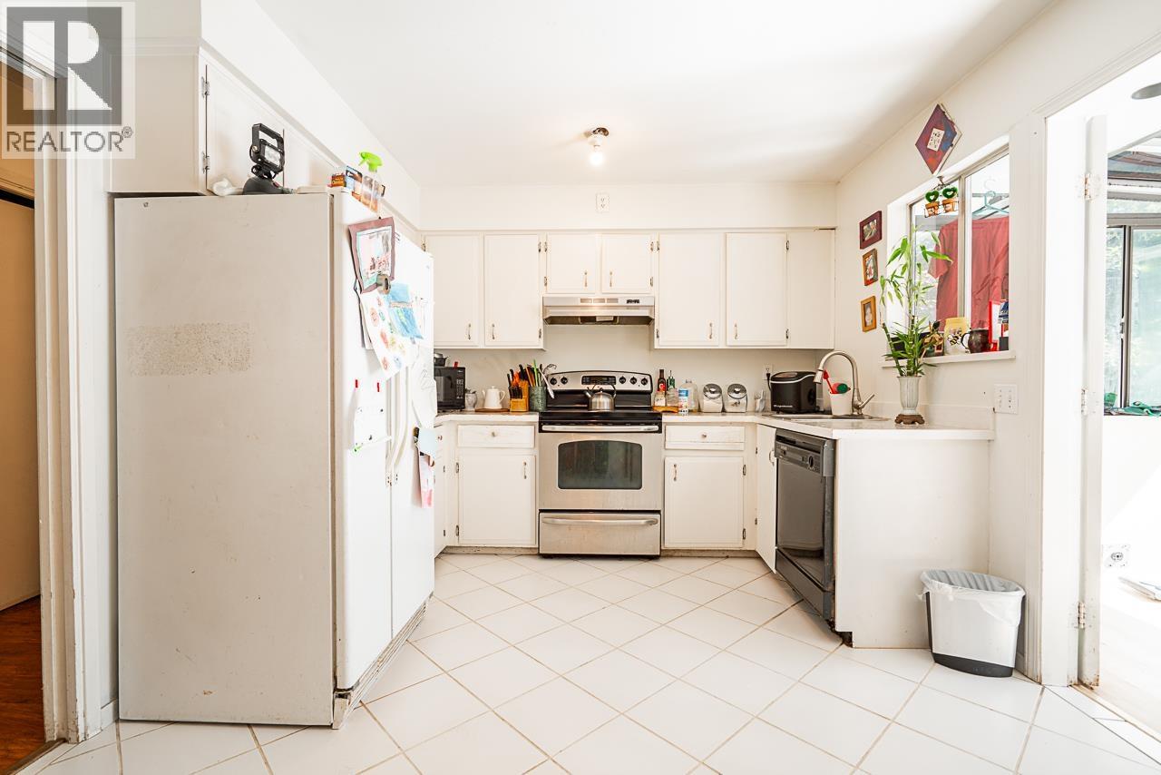730 CUMBERLAND STREET, New Westminster