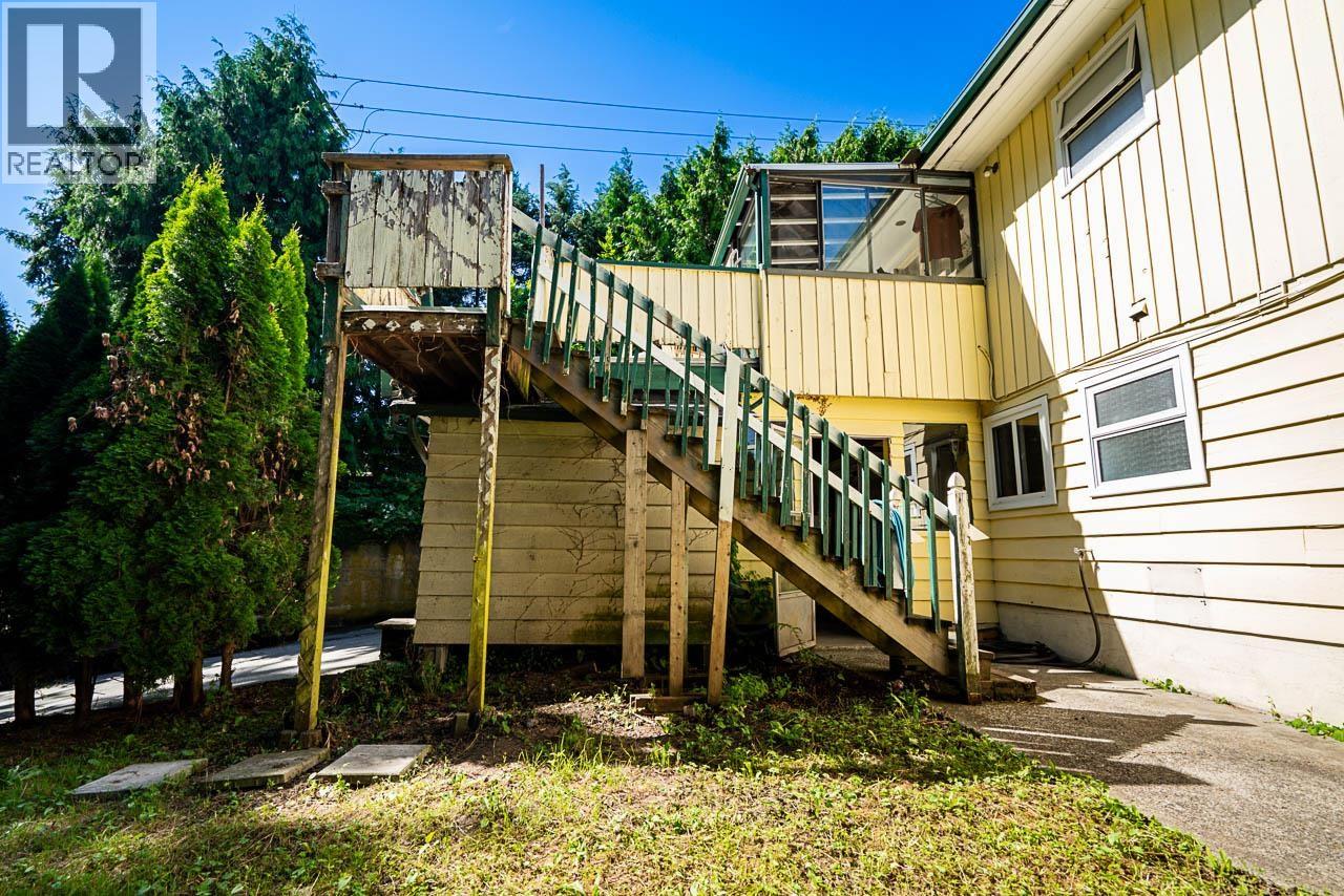 730 CUMBERLAND STREET, New Westminster
