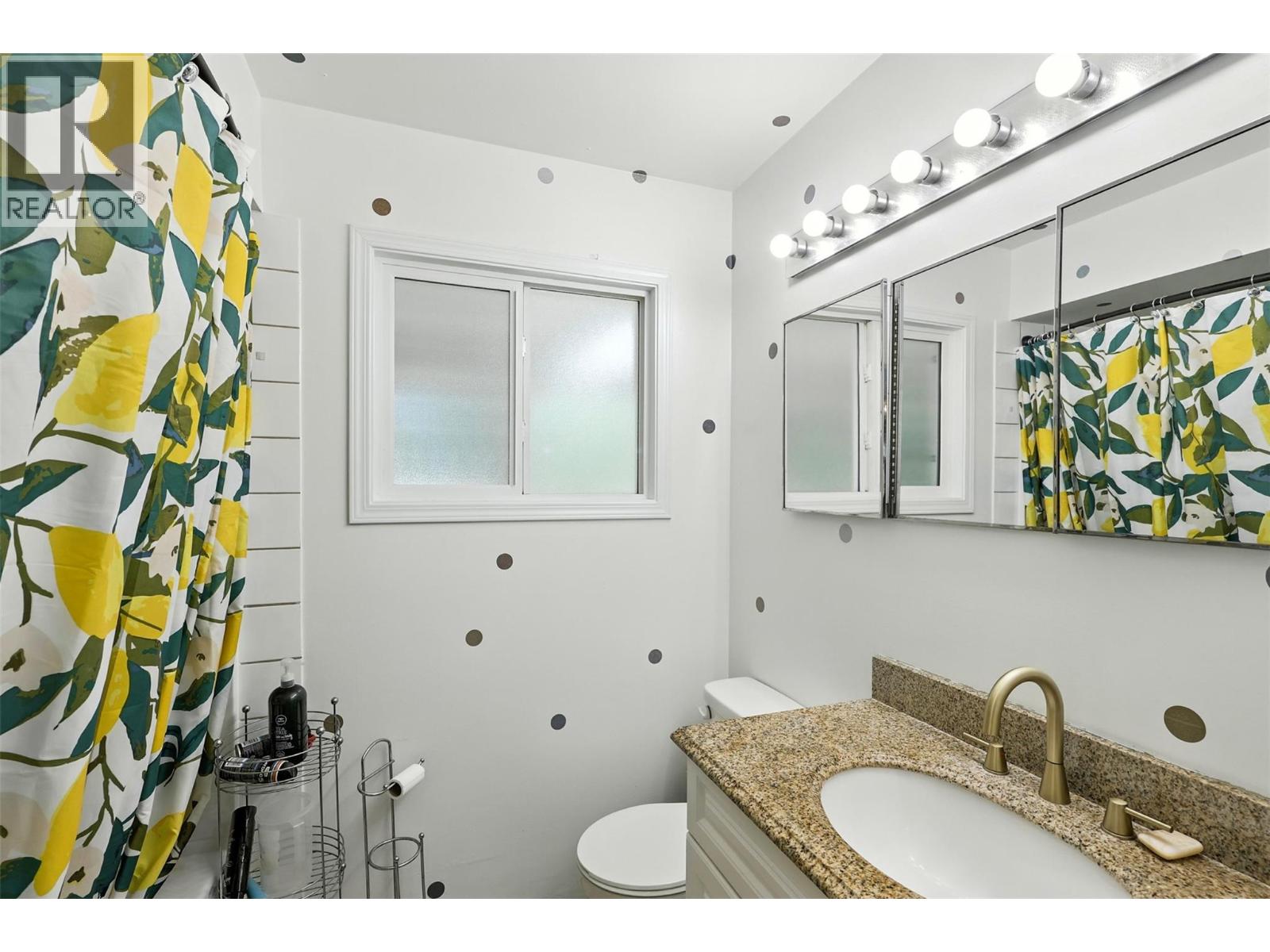 1653 Birch Island Lost Creek Road, Clearwater