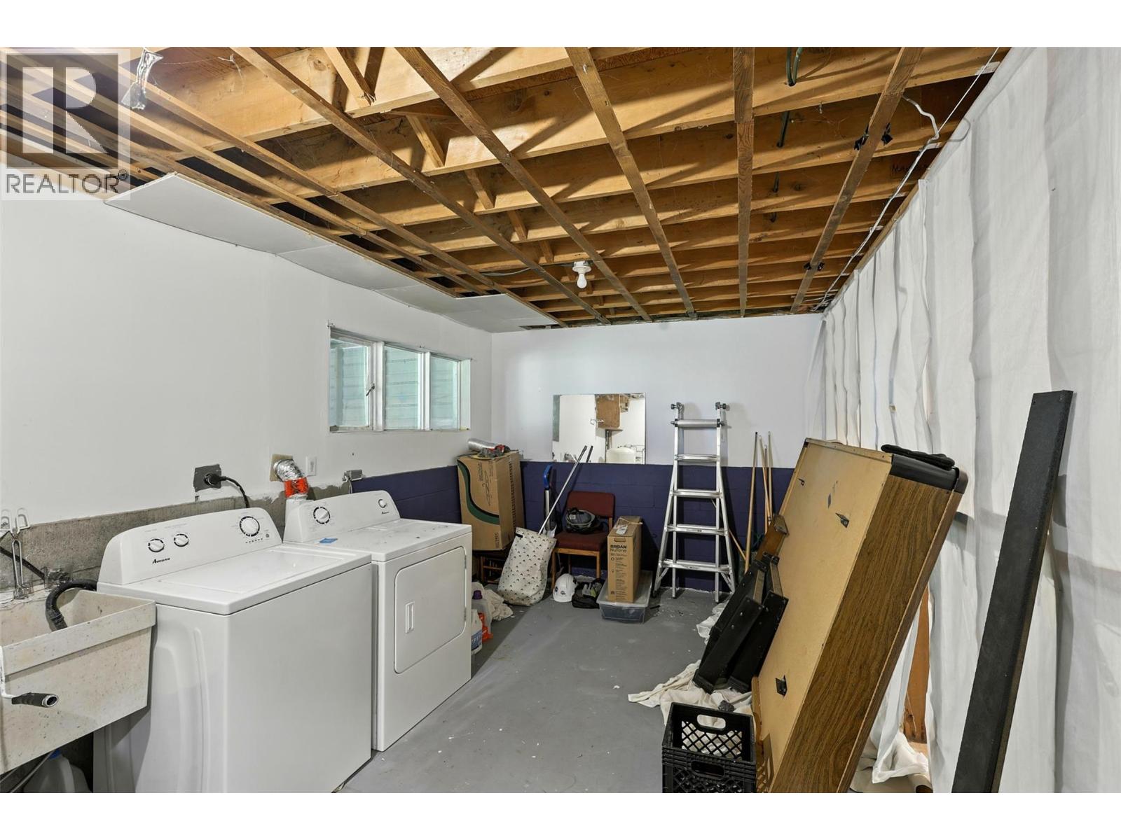 1653 Birch Island Lost Creek Road, Clearwater