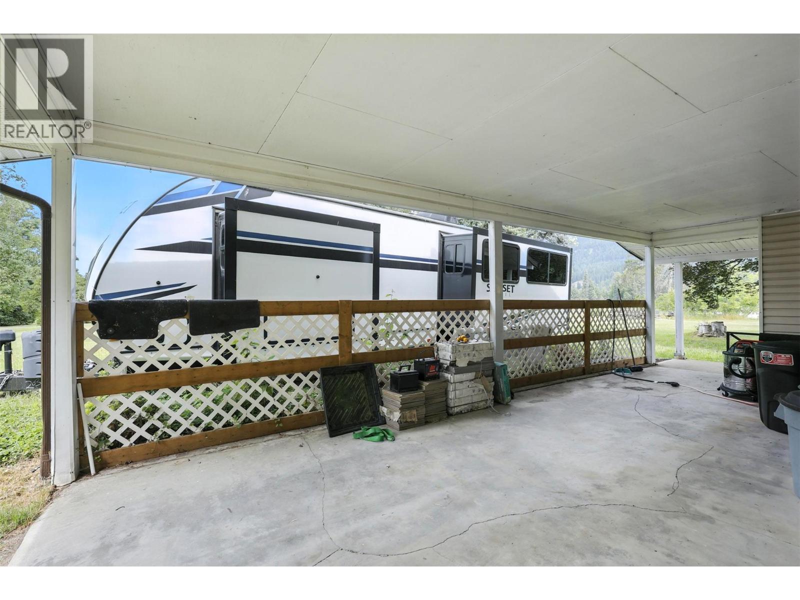 1653 Birch Island Lost Creek Road, Clearwater