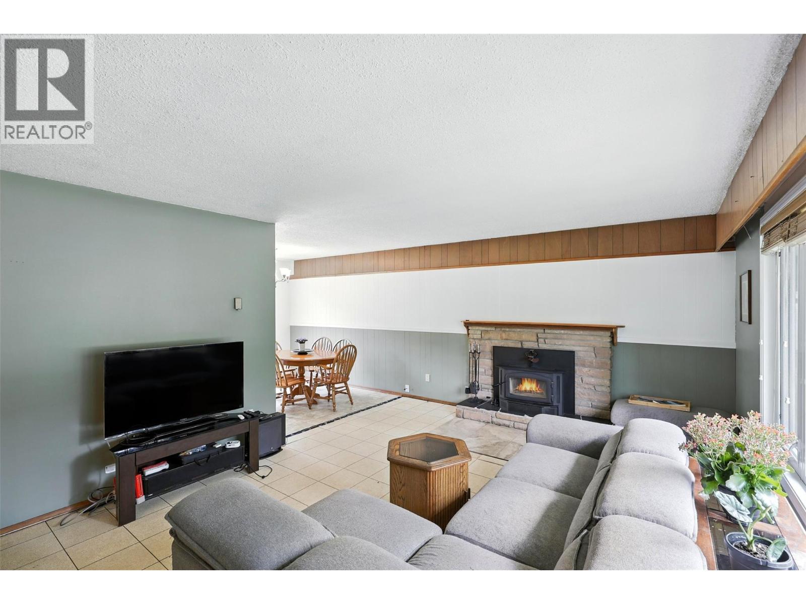 1653 Birch Island Lost Creek Road, Clearwater