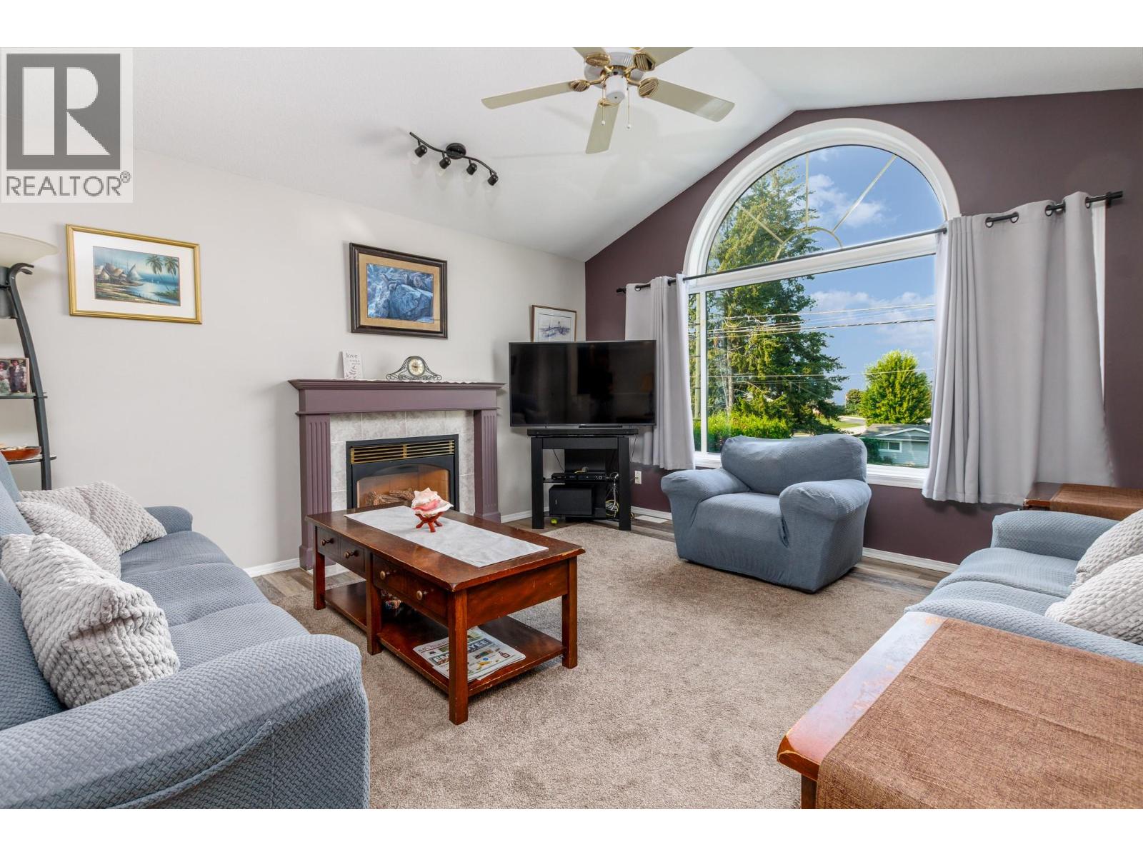 2280 10 Avenue SE, Salmon Arm