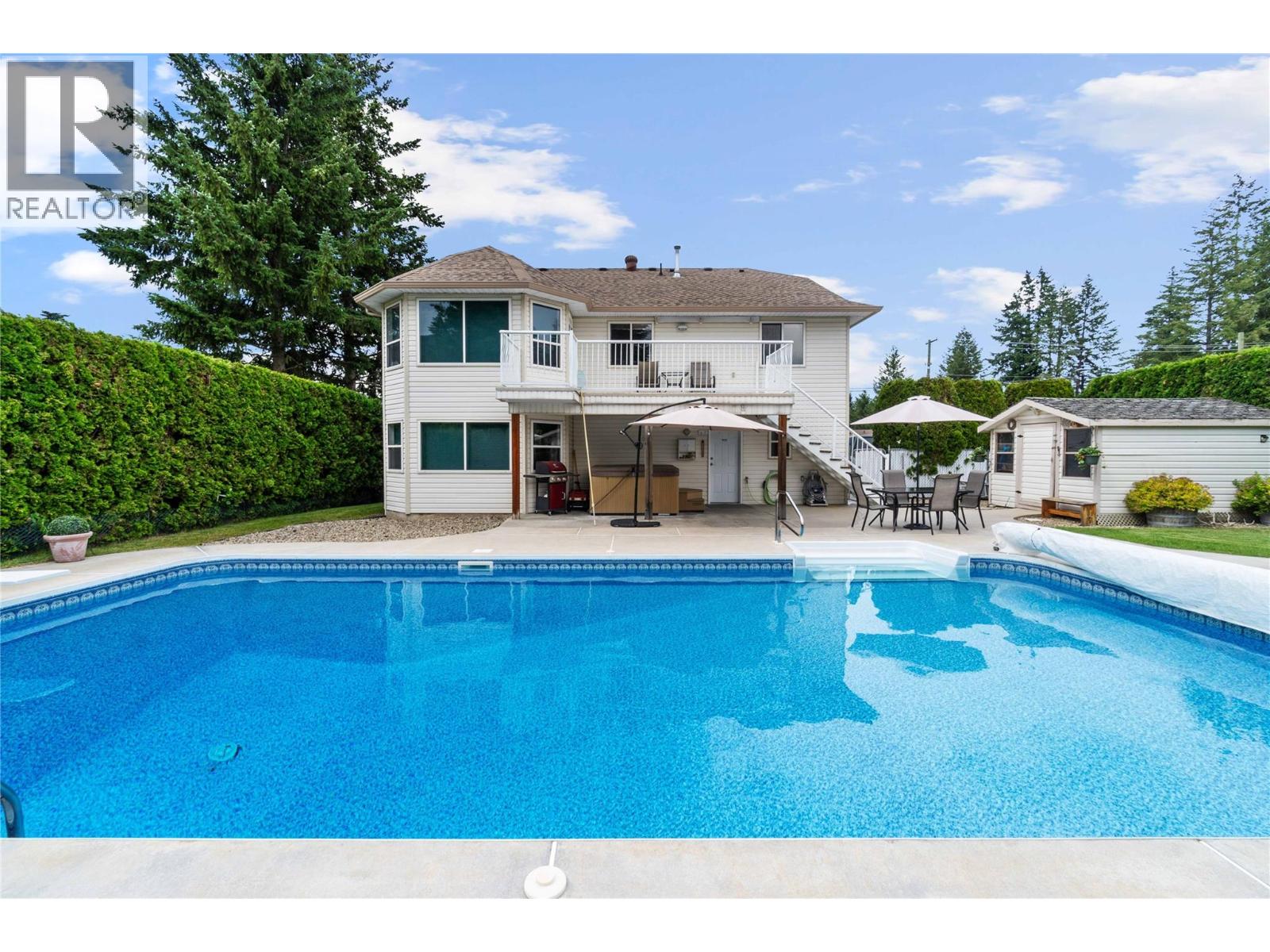 2280 10 Avenue SE, Salmon Arm