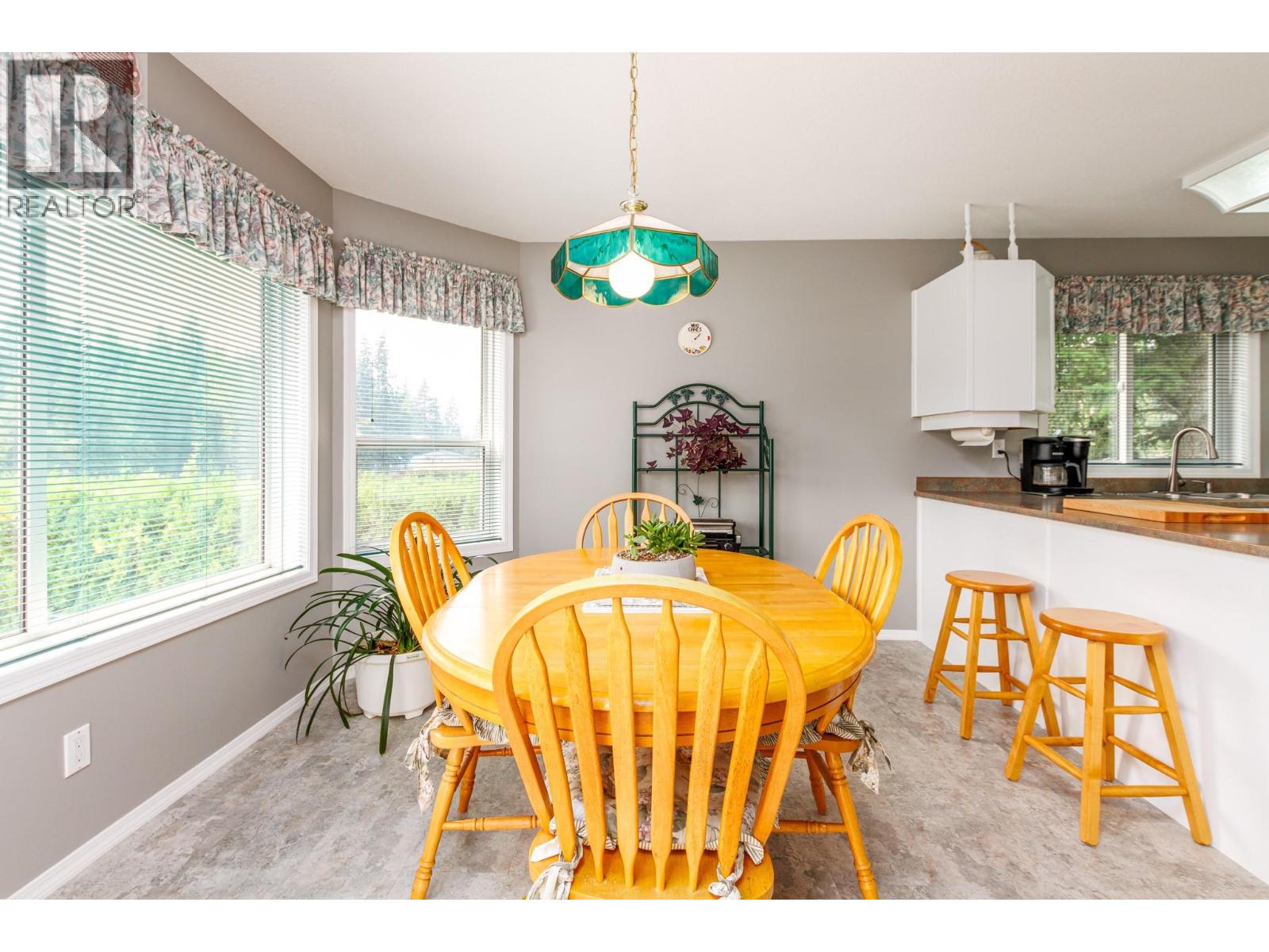 2280 10 Avenue SE, Salmon Arm