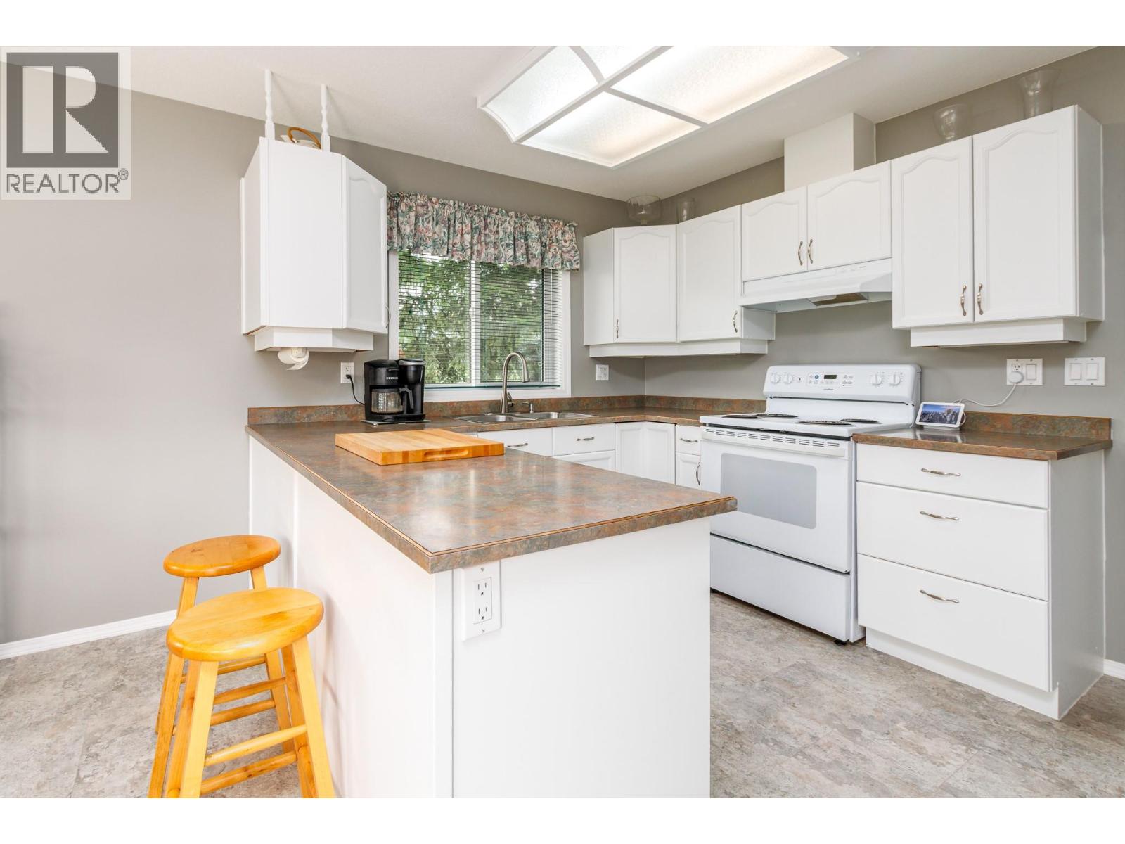 2280 10 Avenue SE, Salmon Arm