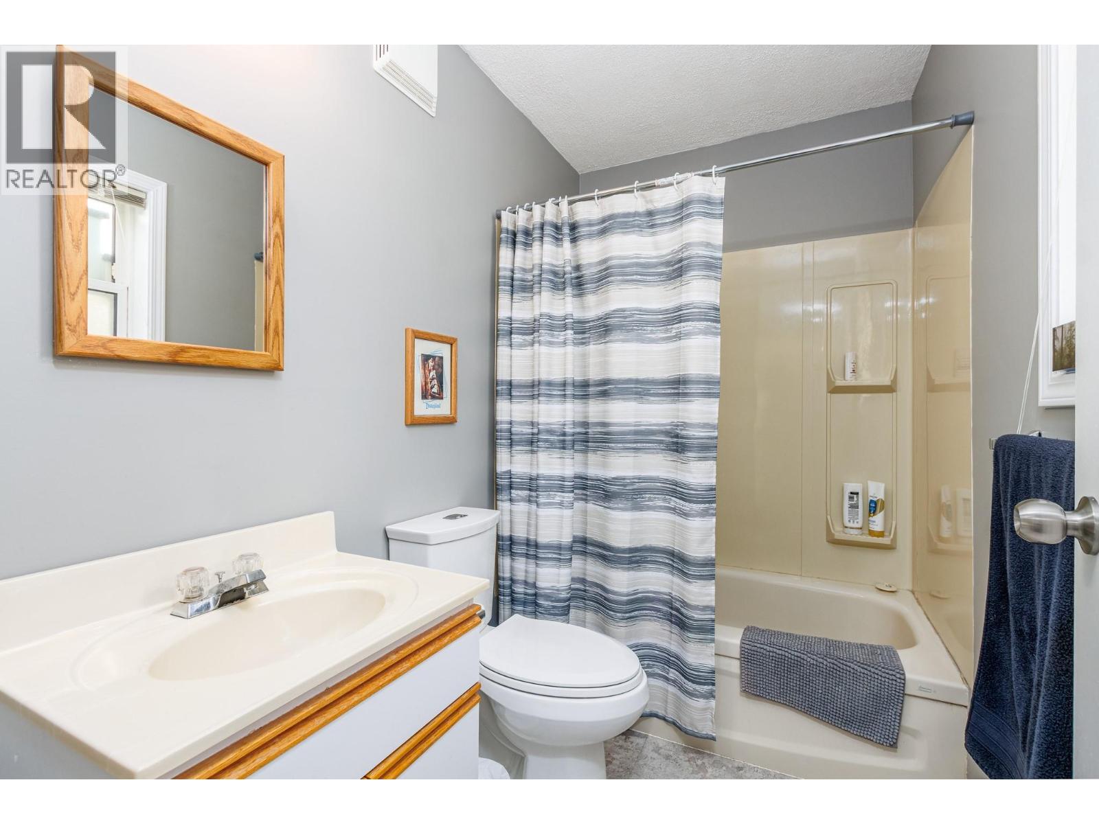 2280 10 Avenue SE, Salmon Arm