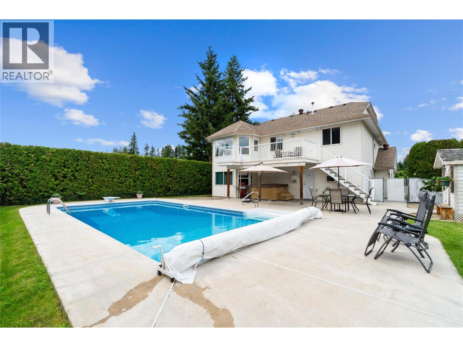 2280 10 Avenue SE, Salmon Arm