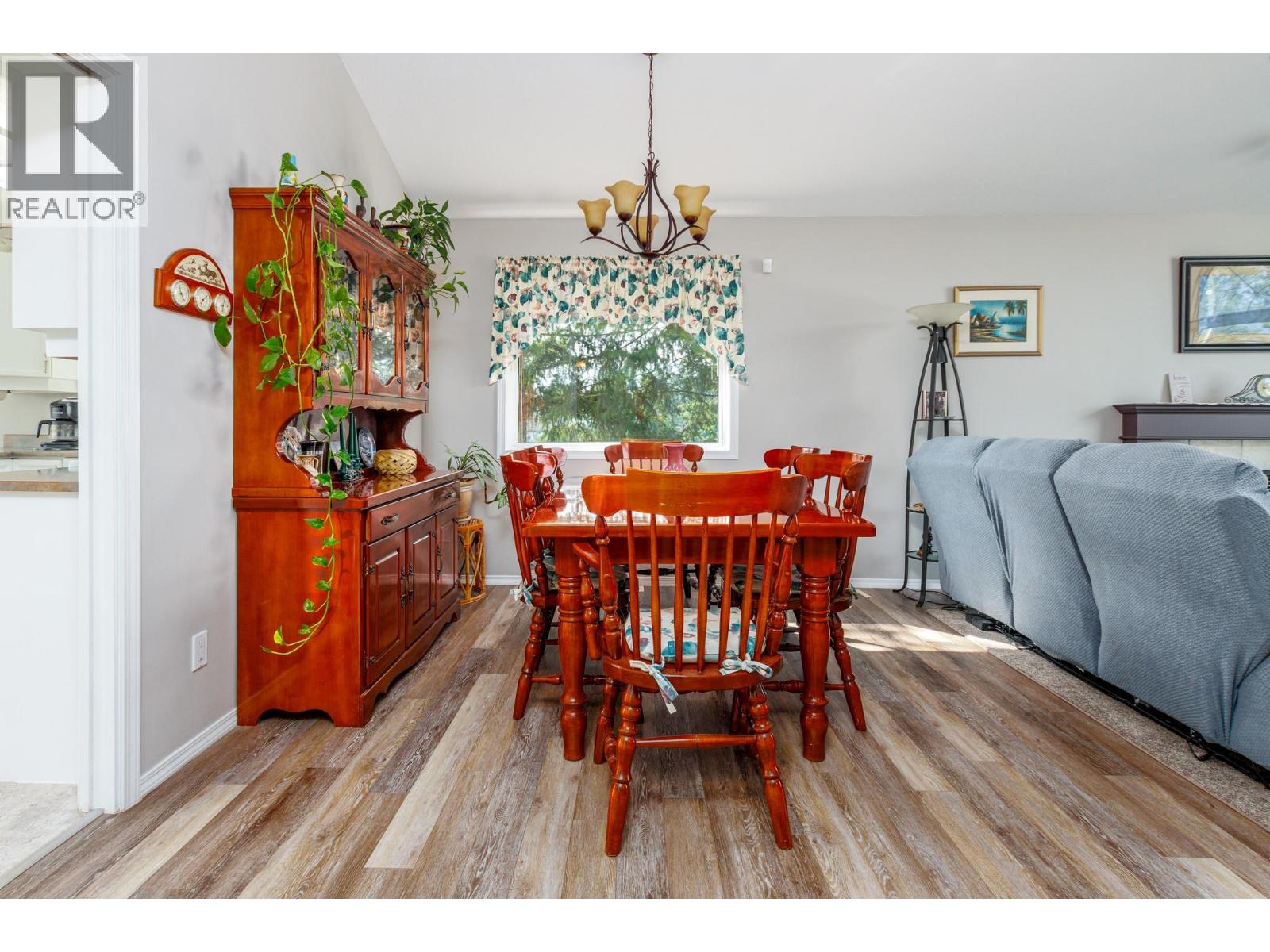 2280 10 Avenue SE, Salmon Arm