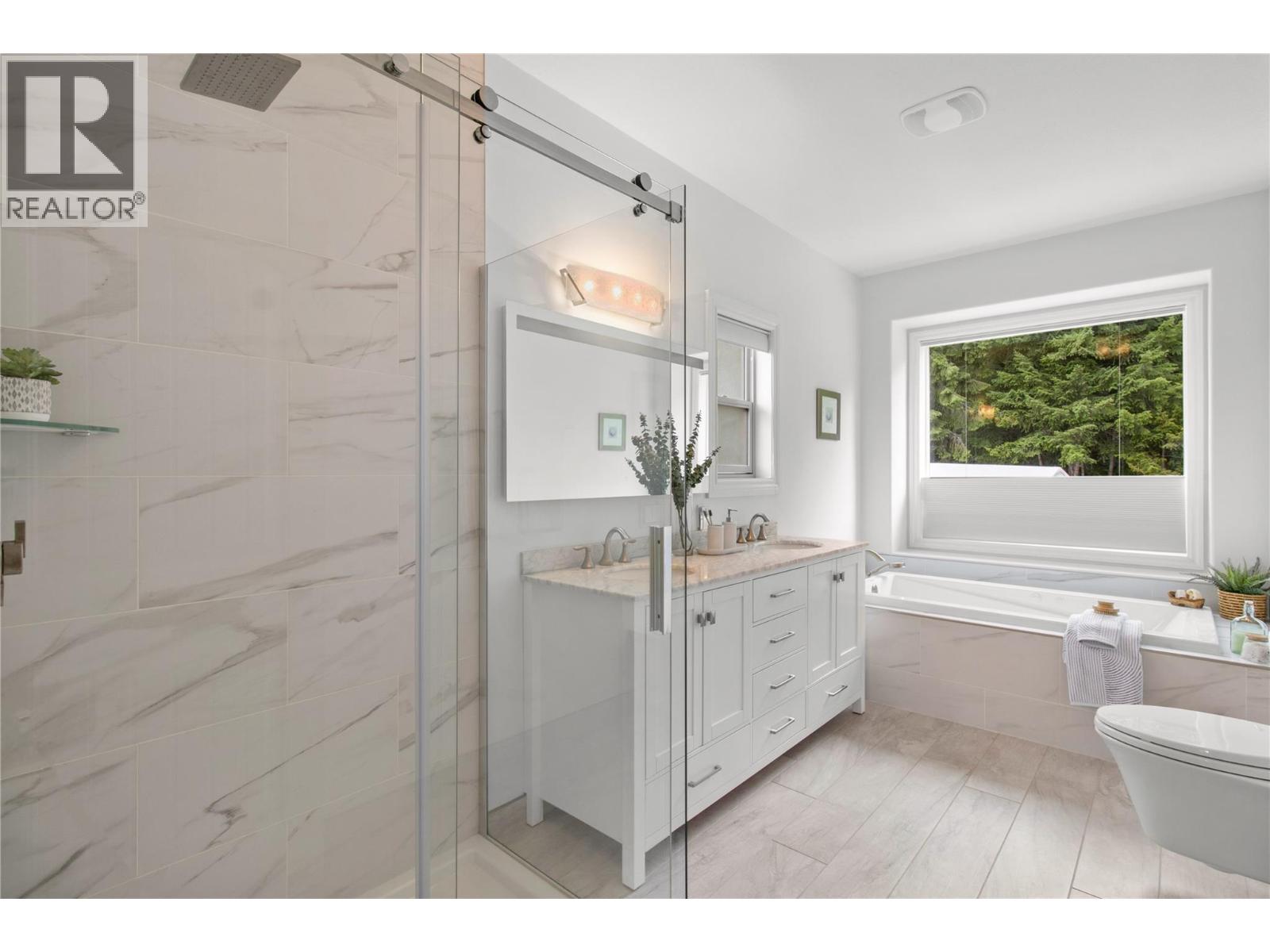 3659 McBride Road, Blind Bay