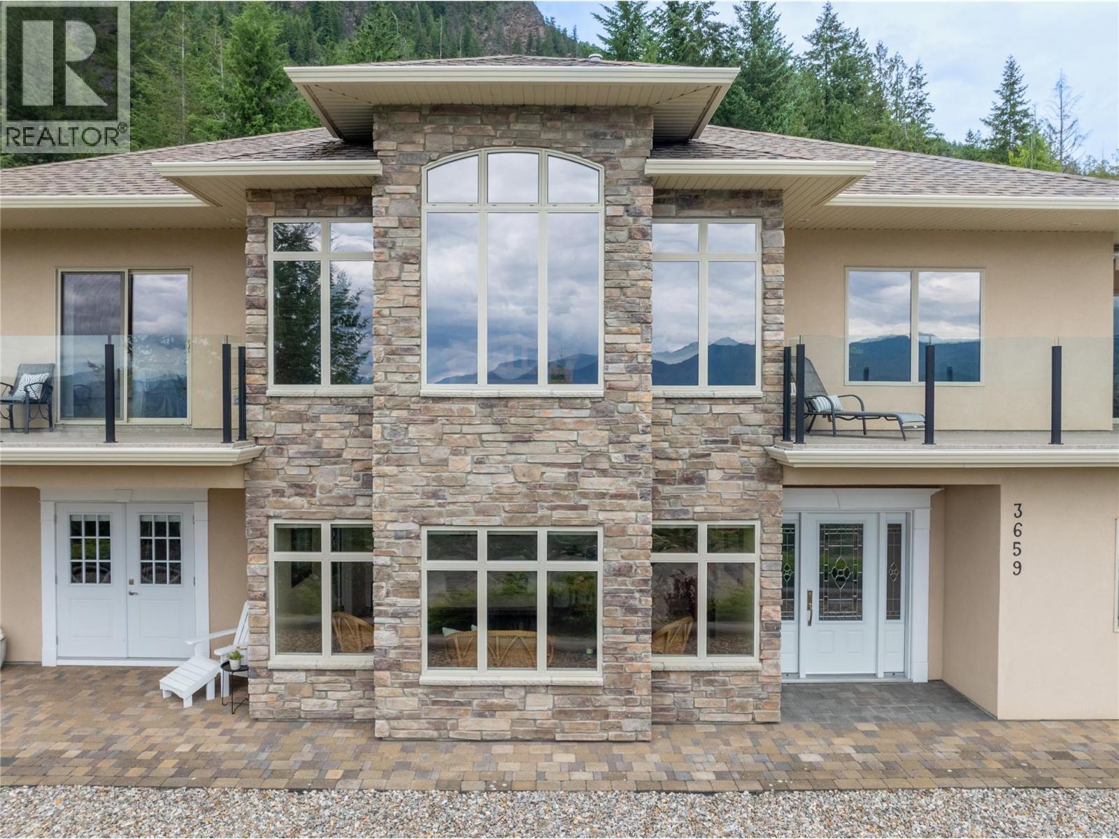 3659 McBride Road, Blind Bay