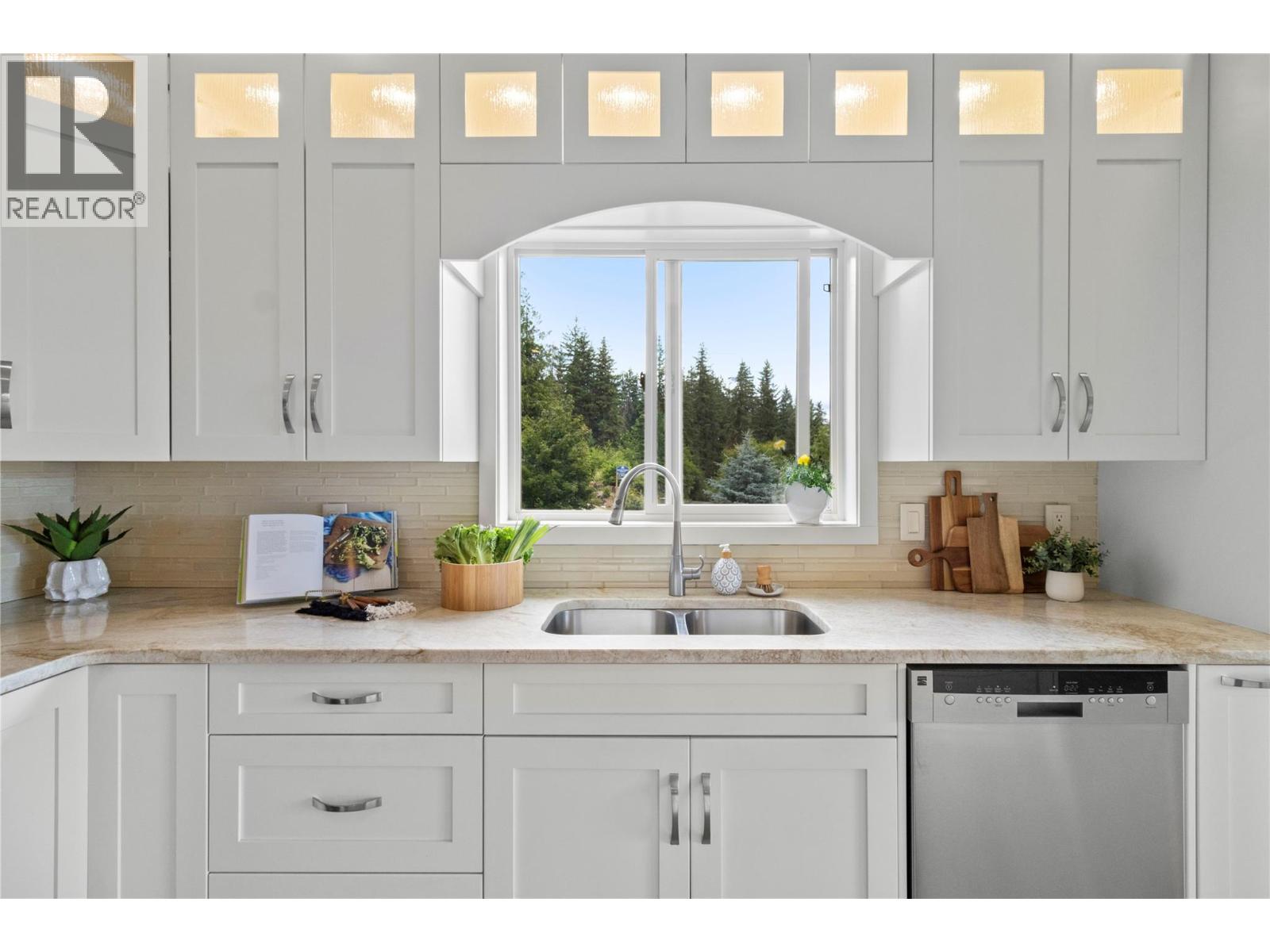3659 McBride Road, Blind Bay