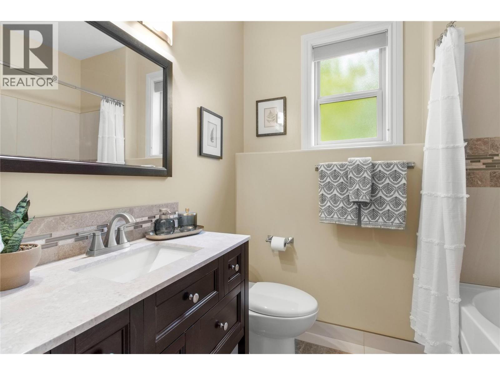 3659 McBride Road, Blind Bay