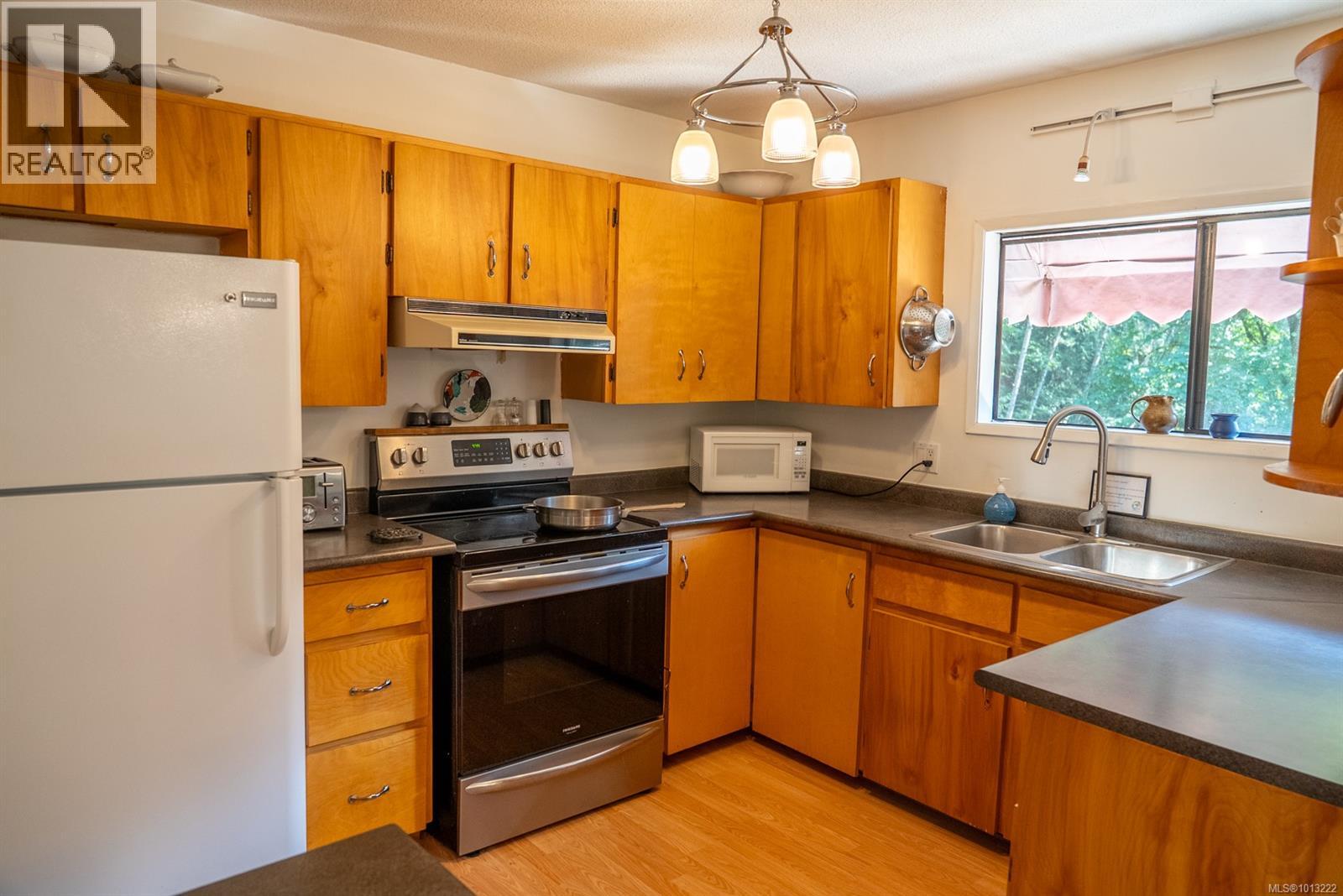 4609 Sailor Road, Pender Island