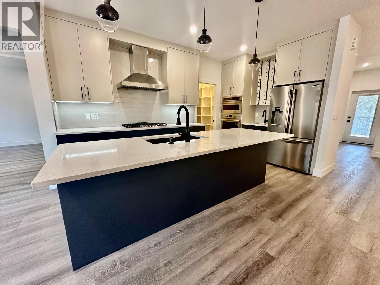 18 830 Westview Way, West Kelowna