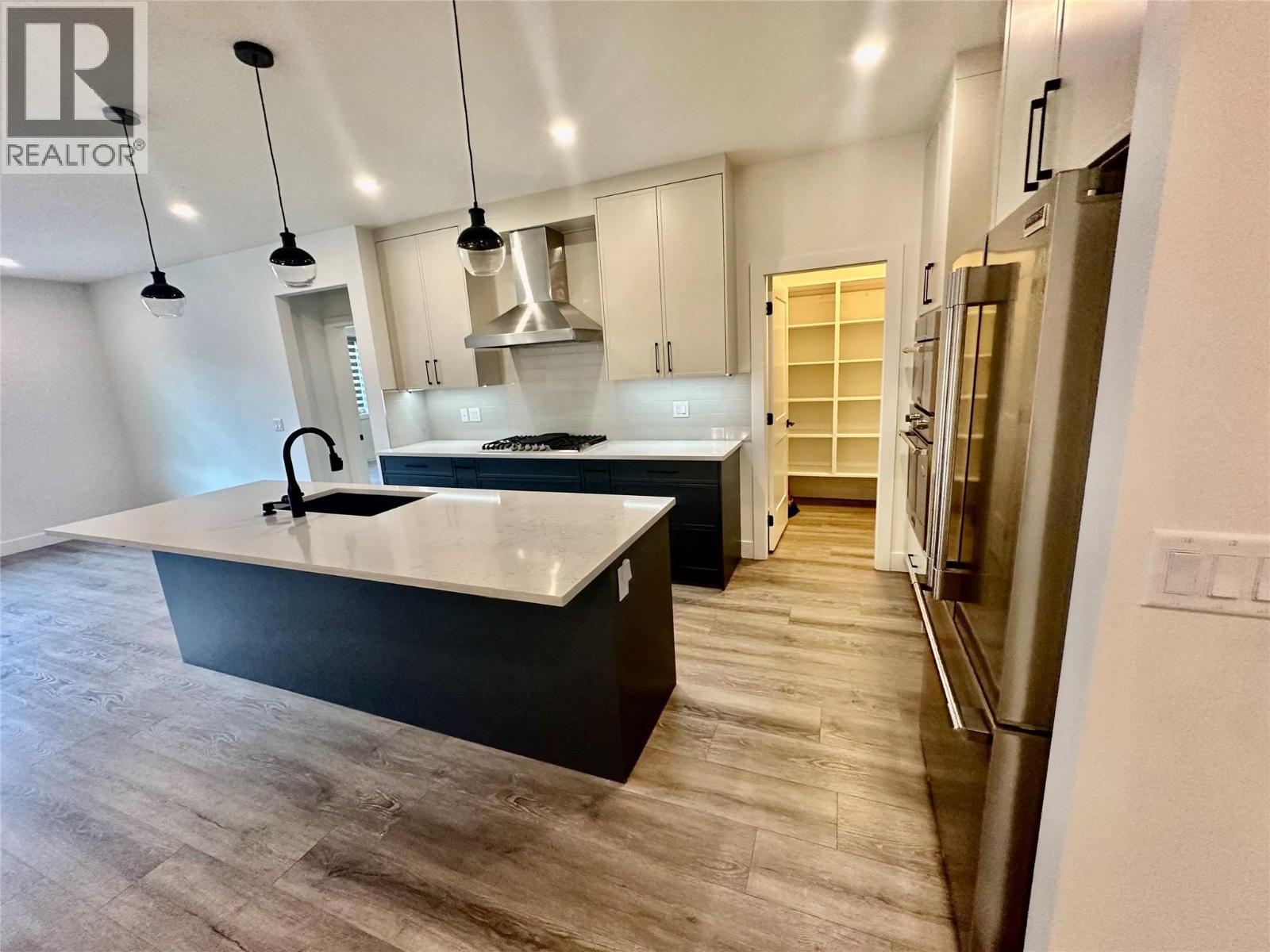 18 830 Westview Way, West Kelowna