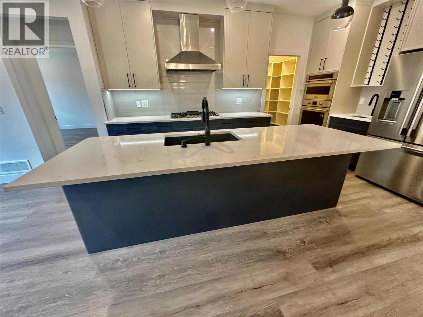18 830 Westview Way, West Kelowna