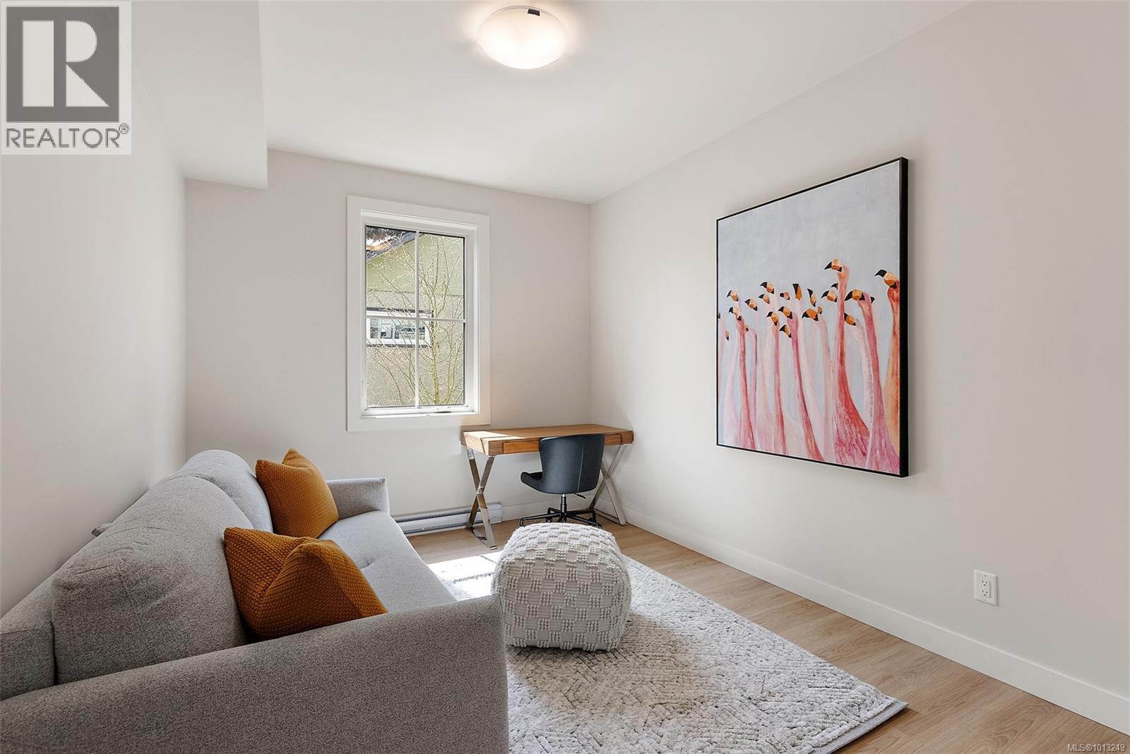 302 483 South Joffre St, Esquimalt
