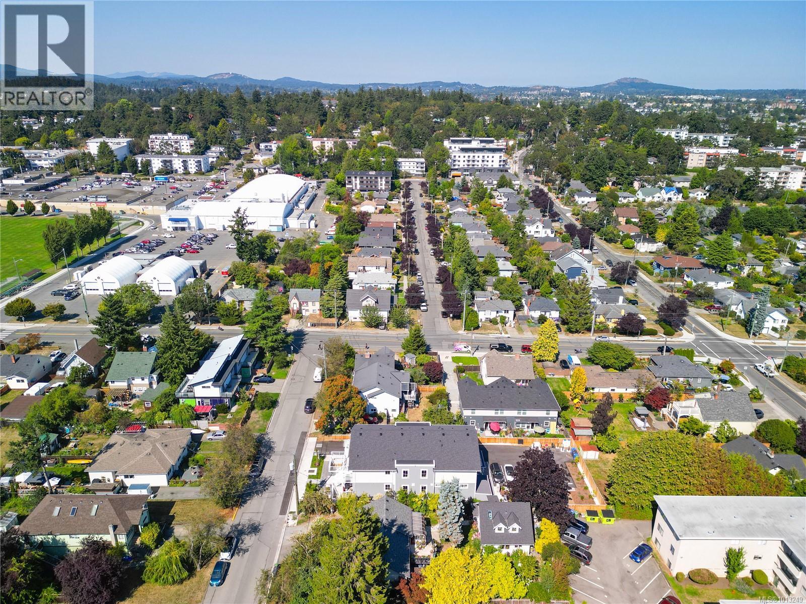 302 483 South Joffre St, Esquimalt