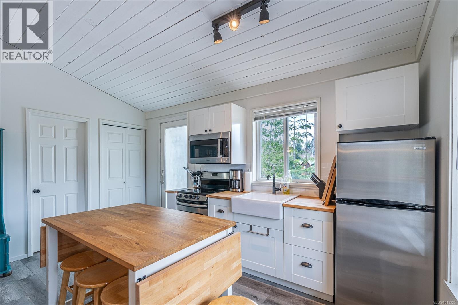 6 8631 South Shore Rd, Lake Cowichan