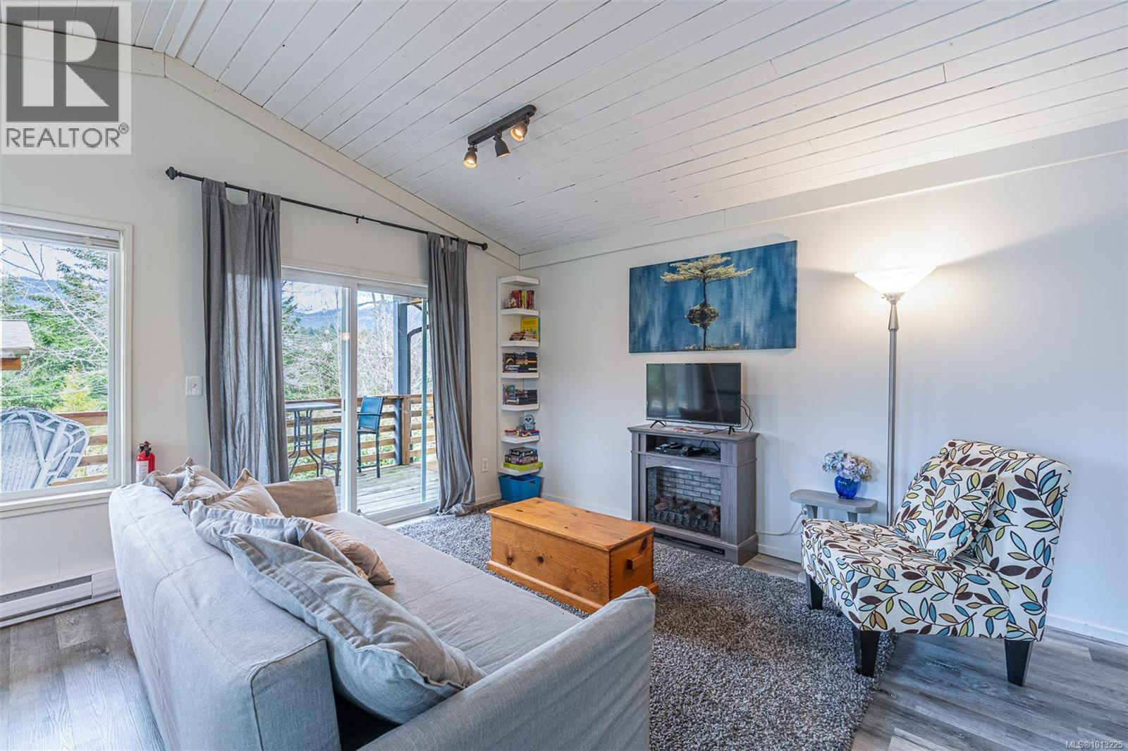 6 8631 South Shore Rd, Lake Cowichan