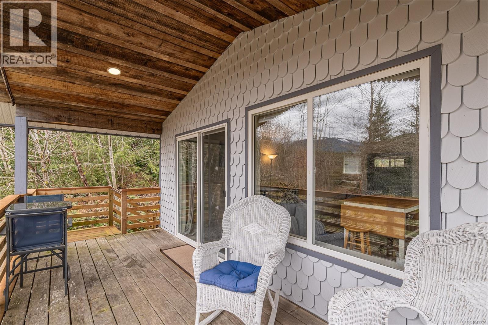 6 8631 South Shore Rd, Lake Cowichan