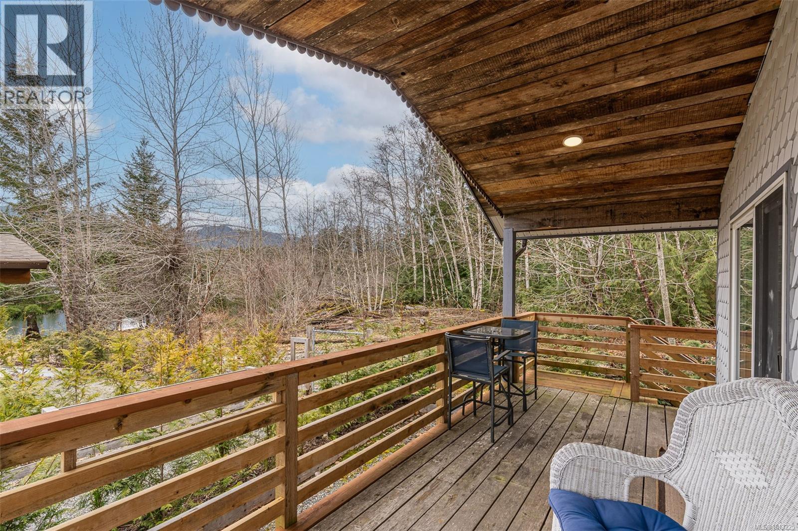 6 8631 South Shore Rd, Lake Cowichan