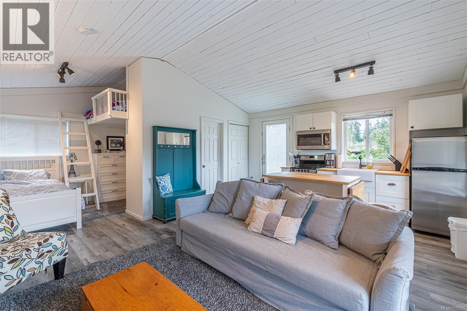 6 8631 South Shore Rd, Lake Cowichan