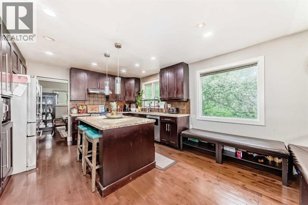 Single Family House for Sale in  Varsity Estates Court NW Varsity Calgary 