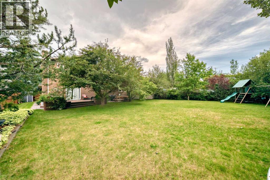 Single Family House for Sale in  Varsity Estates Court NW Varsity Calgary 