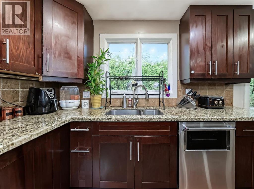 Single Family House for Sale in  Varsity Estates Court NW Varsity Calgary 