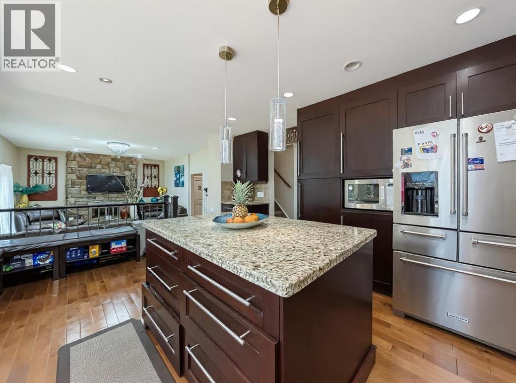 Single Family House for Sale in  Varsity Estates Court NW Varsity Calgary 