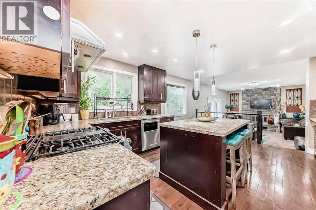 Single Family House for Sale in  Varsity Estates Court NW Varsity Calgary 