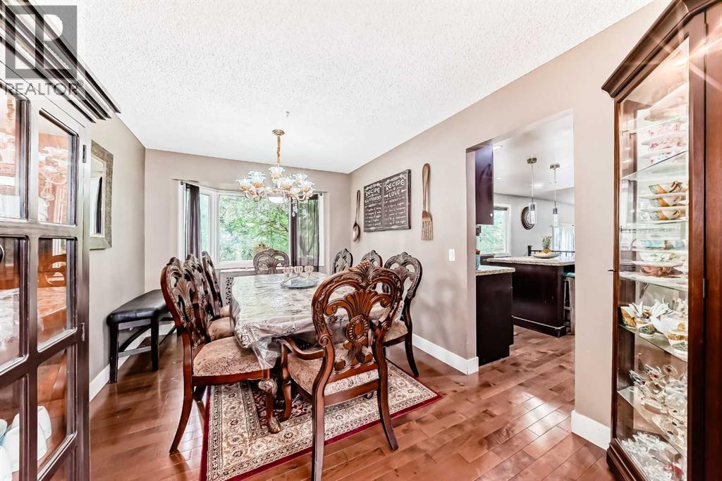 Single Family House for Sale in  Varsity Estates Court NW Varsity Calgary 