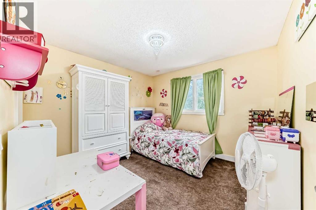 Single Family House for Sale in  Varsity Estates Court NW Varsity Calgary 