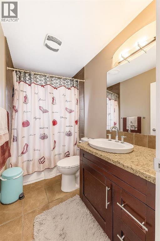 Single Family House for Sale in  Varsity Estates Court NW Varsity Calgary 