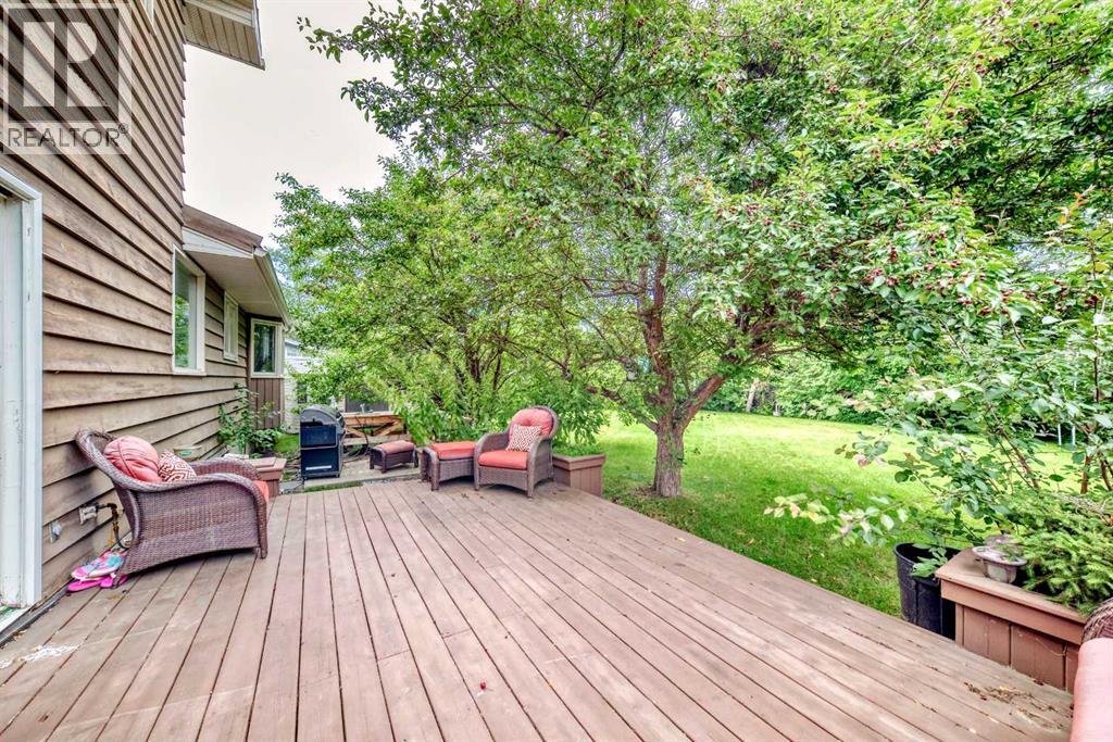 Single Family House for Sale in  Varsity Estates Court NW Varsity Calgary 