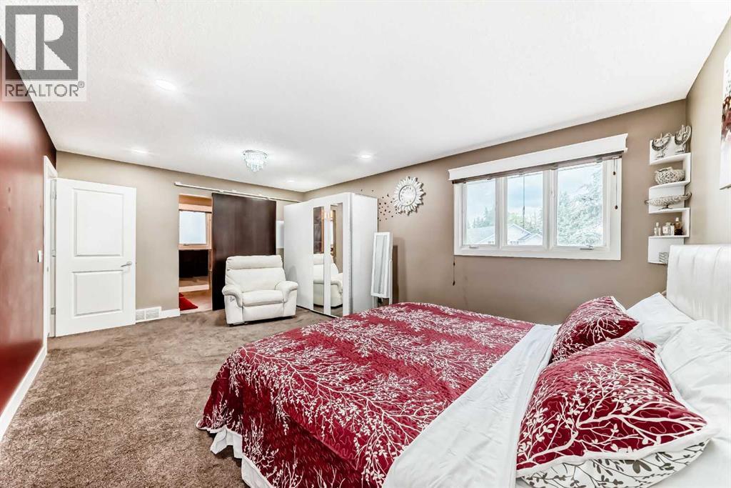 Single Family House for Sale in  Varsity Estates Court NW Varsity Calgary 